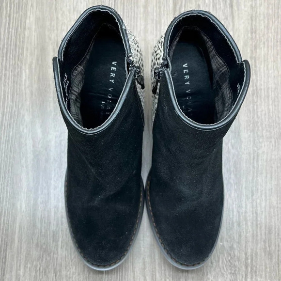 Very Volatile Booties Womens 6 Chatter Cheetah Calf Hair Suede Wedge Black Beige - Picture 6 of 12